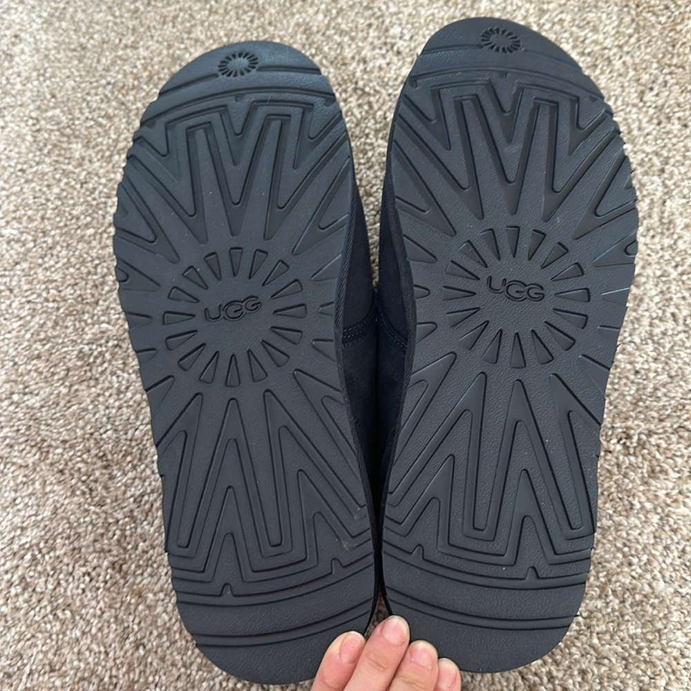 NWOT Men’s Ugg - Picture 6 of 6